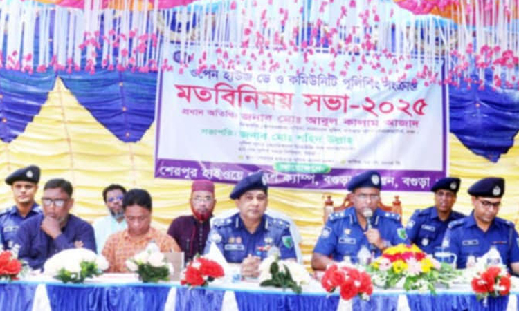 ঈদযাত্রায় ঢাকা-বগুড়া-রংপুর মহাসড়ক যানজট মুক্ত রাখতে কাজ করছে হাইওয়ে পুলিশ