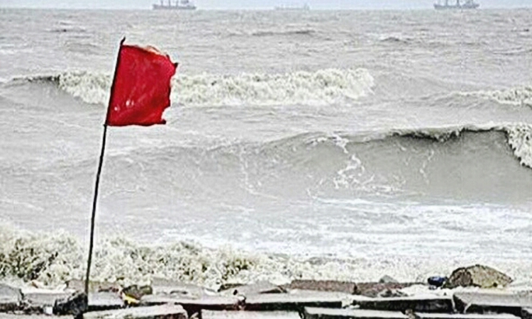 দেশের অভ্যন্তরীণ নদীবন্দর সমূহে ২ নম্বর সতর্ক সংকেত 