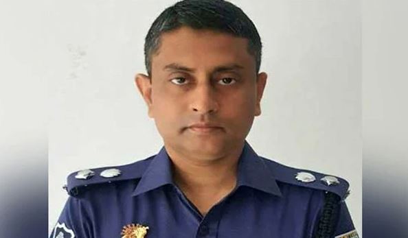 স্ত্রী-সন্তানসহ গাজীপুরের সাবেক পুলিশ সুপার শফিকুলের দেশত্যাগে নিষেধাজ্ঞা