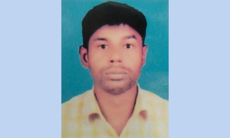 নিজ জমিতে বাড়ি করা হলো না শহীদ পোশাক শ্রমিক লেবু শেখের