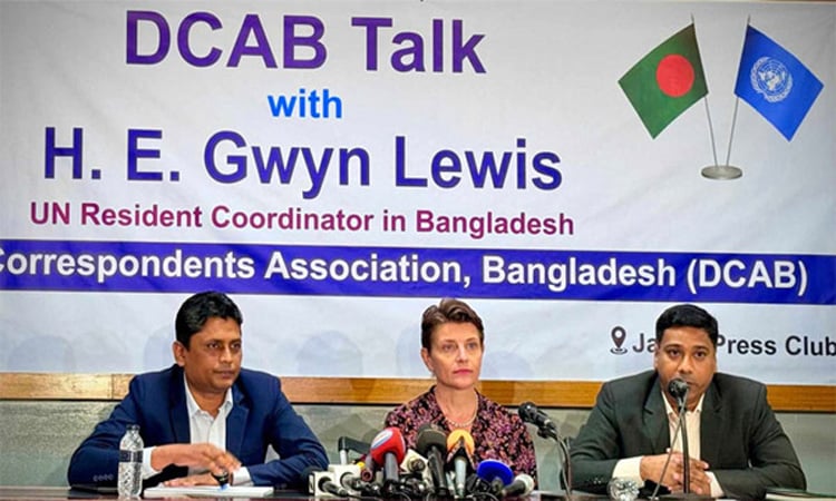 নির্বাচন কবে হবে সিদ্ধান্ত নেবে বাংলাদেশের জনগণ : গোয়েন লুইস