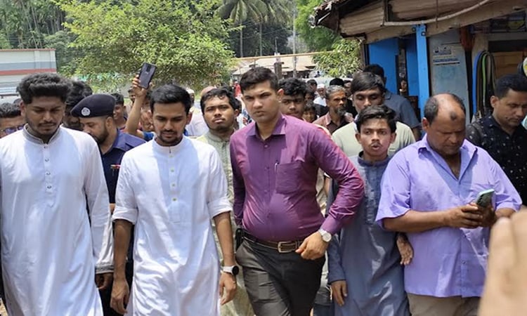 যথাসময়ে নির্বাচনের রোডম্যাপ দেবে ইসি : উপদেষ্টা আসিফ মাহমুদ