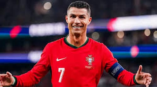 রোনাল্ডোর প্রশংসায় কোচ-সতীর্থরা