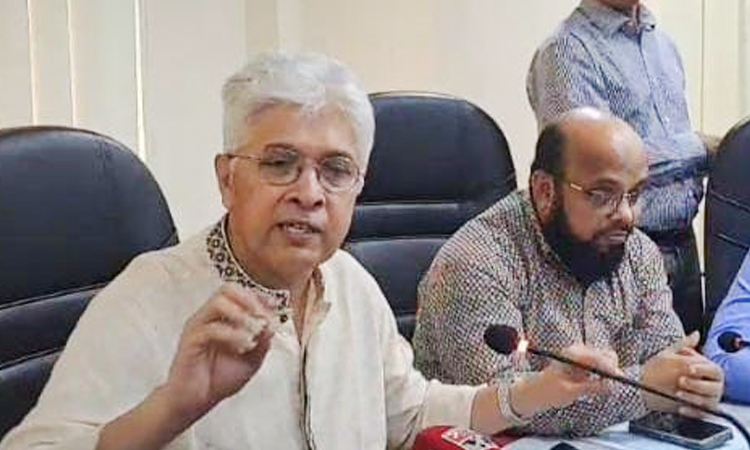 কাঁচা চামড়া সংরক্ষণ ব্যবস্থা দেখতে সাভার ট্যানারি পরিদর্শন করেছেন আদিলুর