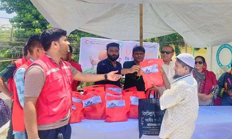 রাঙ্গামাটিতে দুস্থদের মধ্যে কোরবানির মাংস বিতরণ