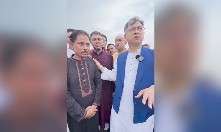 জুলাই শহীদ ওয়াসিম এর কবর জিয়ারত করেছেন সালাহউদ্দিন আহমেদ