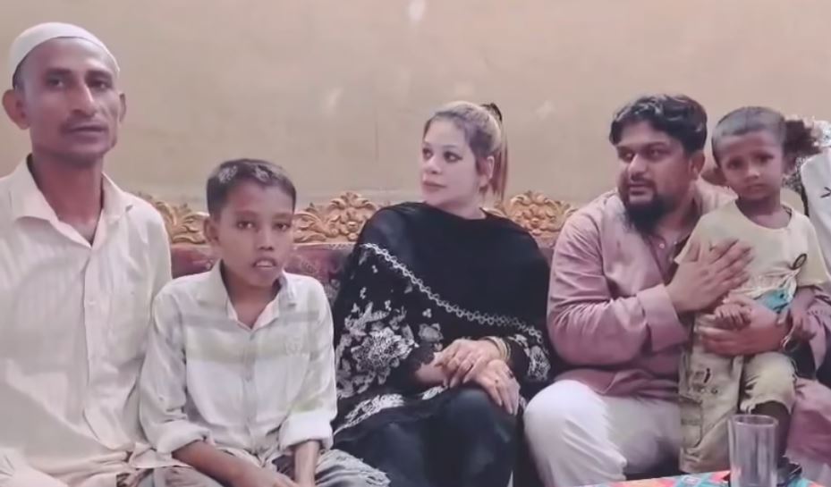 অসহায় জমির আলীর দুই অসুস্থ সন্তানের পাশে তারেক রহমান