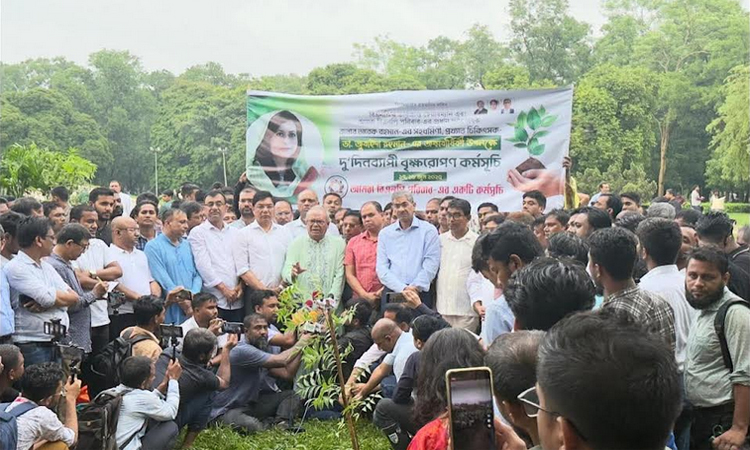 ডা. জুবাইদা রহমানের জন্মবার্ষিকীতে শেকৃবিতে বৃক্ষরোপণ কর্মসূচি