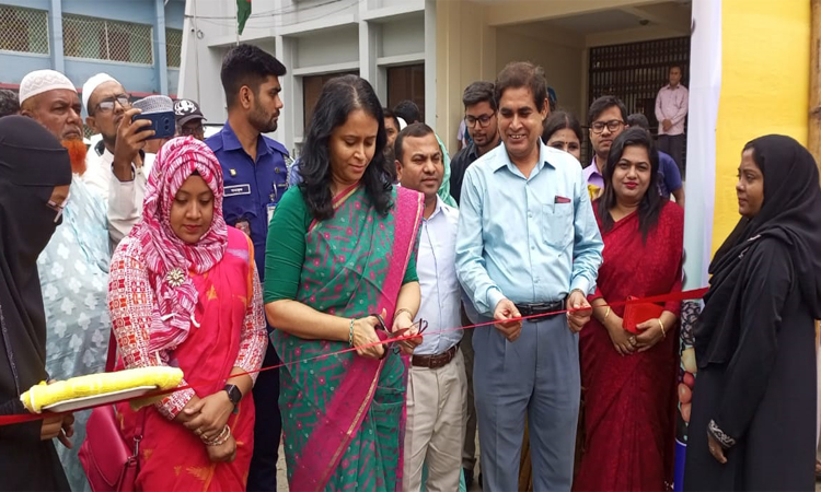 নাটোরে  তিন দিনব্যাপী ফল মেলা শুরু