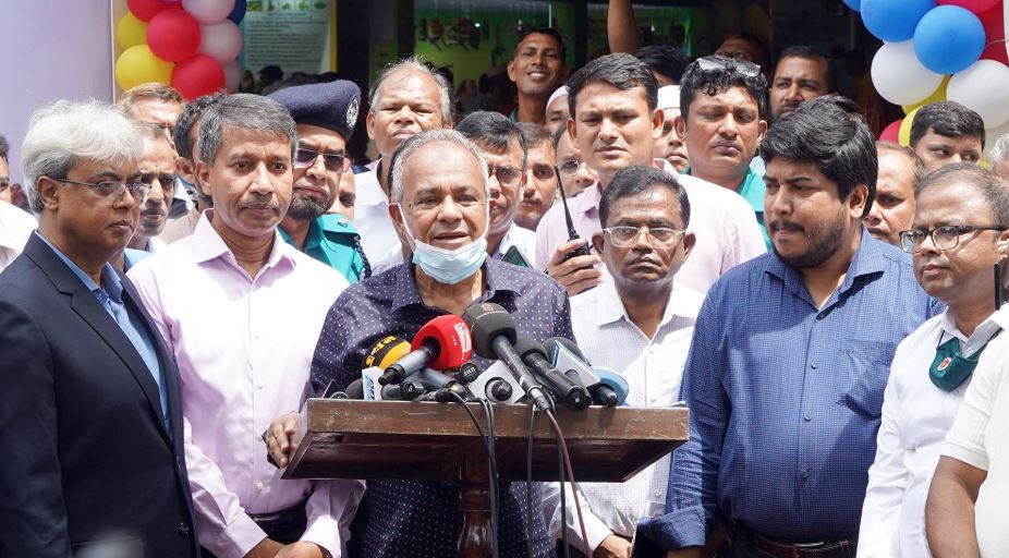পুষ্টি চাহিদা পূরণে দেশীয় ফলের উৎপাদন বাড়াতে হবে: কৃষি উপদেষ্টা