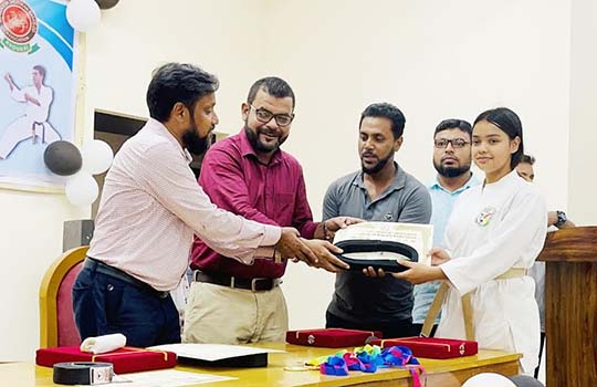 চাঁদপুরে ১৩ জনকে ব্ল্যাক বেল্ট ও সার্টিফিকেট প্রদান