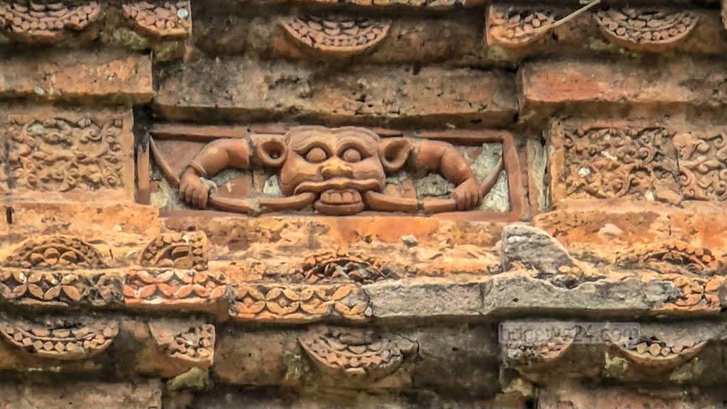 ফরিদপুরে ষোড়শ শতাব্দীর মথুরাপুর দেউল পড়ে আছে অযত্নে-অবহেলায়