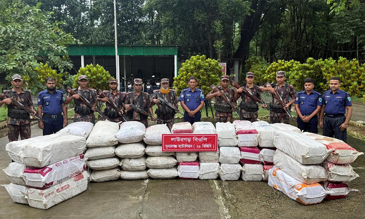 সুনামগঞ্জে টাস্কফোর্সের অভিযানে ভারতীয় পণ্য জব্দ 