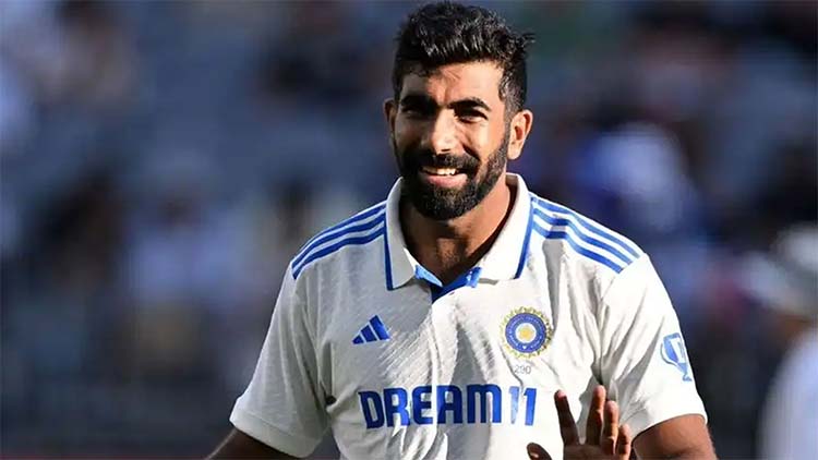 আকরামকে টপকে বুমরাহর রেকর্ড