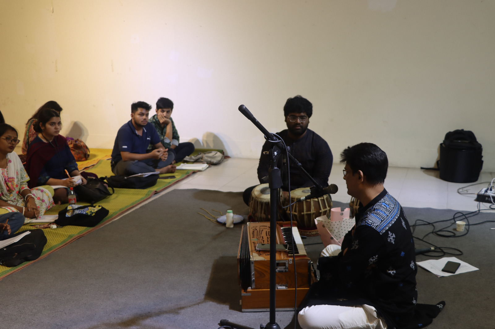 শিল্পকলায় ৫ দিনব্যাপী মৃৎশিল্প এবং শাস্ত্রীয় সংগীত কর্মশালা শুরু