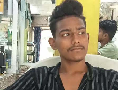 ‘আমার ছেলে কবরে আর খুনিরা সব মুক্ত বাতাসে’ : শহীদ তারিকের মায়ের আক্ষেপ