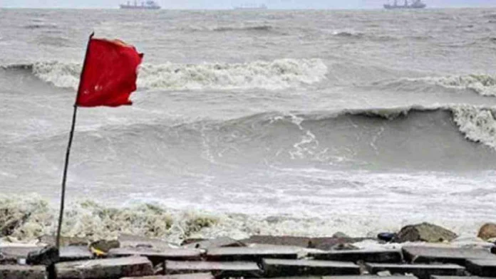 বঙ্গোপসাগরে লঘুচাপ, সমুদ্রবন্দরে ৩ নম্বর সতর্ক সংকেত