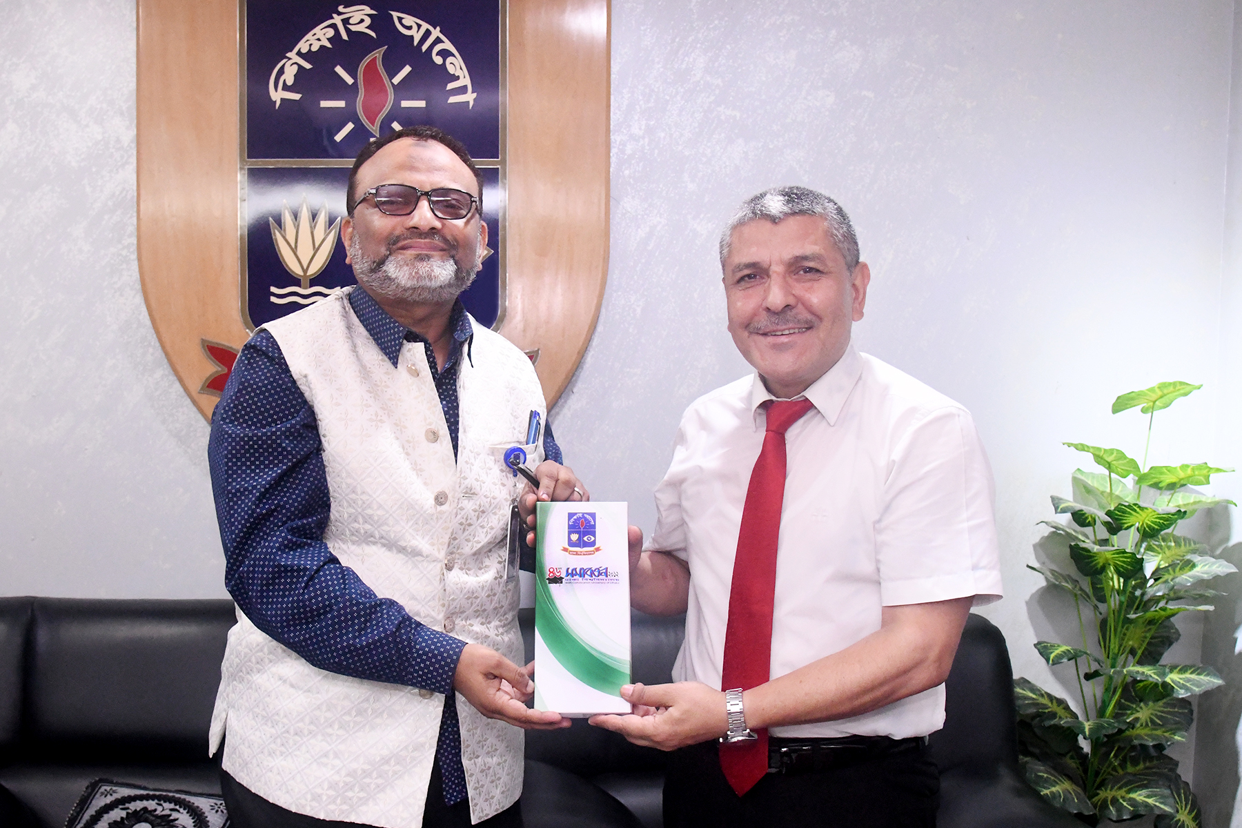 ঢাবি উপাচার্যের সঙ্গে তুরস্কের অধ্যাপকের সাক্ষাৎ