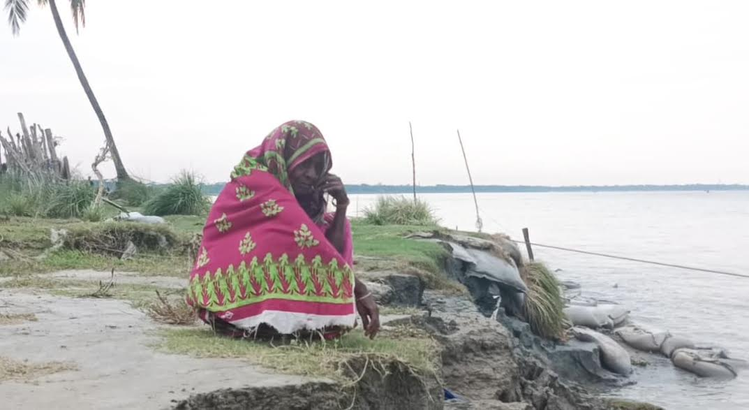 ভোলায় মেঘনা নদীর তীব্র ভাঙন, অসহায় নদী পাড়ের মানুষ