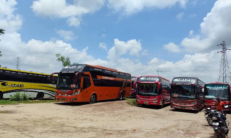 ৪৫ ঘণ্টা পর পাবনা-ঢাকা রুটে বাস চলাচল শুরু