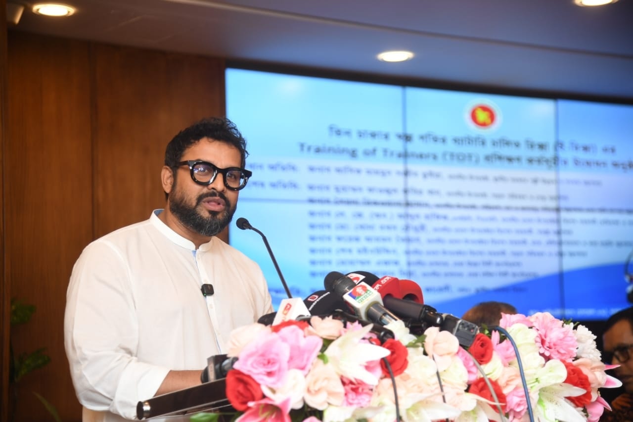 আগস্ট থেকে সড়কে বুয়েটের নকশায় তৈরি ই-রিকশা চলবে: ডিএনসিসি প্রশাসক
