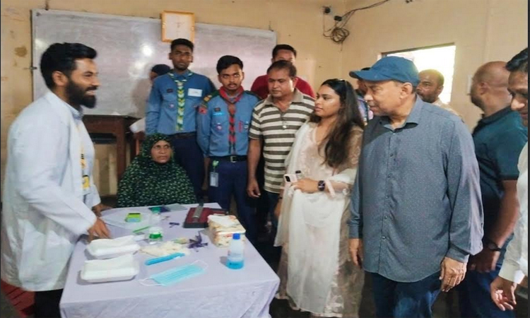 নীলফামারীর ডিমলায় ফ্রি চক্ষু চিকিৎসা ক্যাম্প 