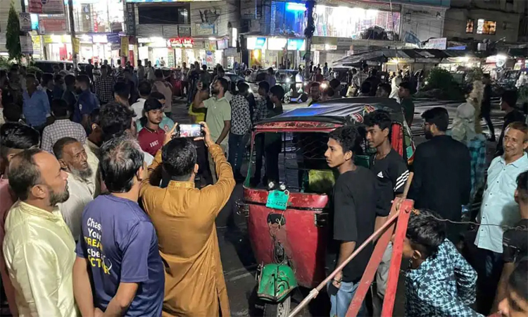 ফেনীতে অটোরিকশায় ট্রেনের ধাক্কায় মা-ছেলে নিহত