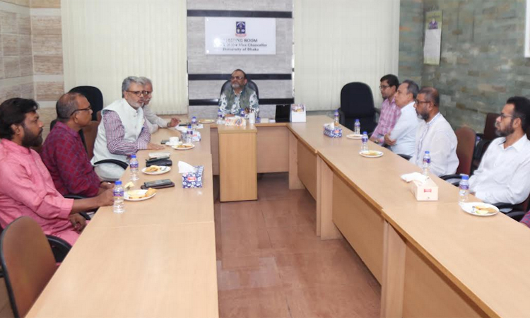 ঢাবি ক্যাম্পাসের সার্বিক নিরাপত্তা নিশ্চিত করতে সকলের সহযোগিতা চাই : ঢাবি উপাচার্য