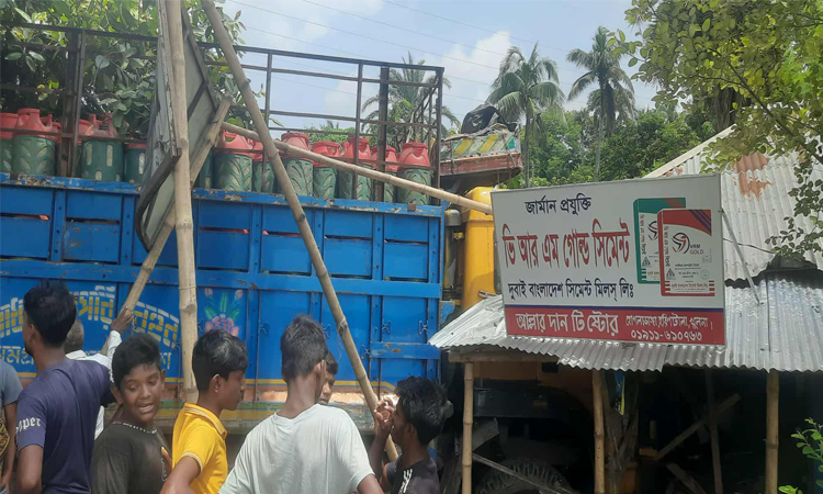 খুলনায় ট্রাকের ধাক্কায় ইজিবাইকের  ২ যাত্রী নিহত