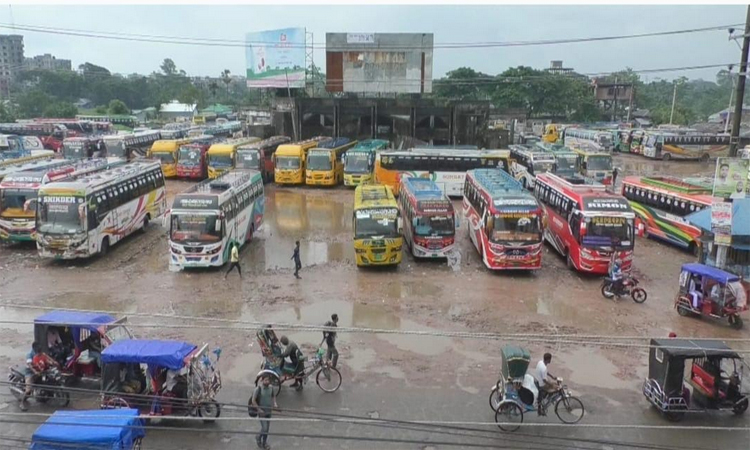 পটুয়াখালী বাস টার্মিনালের বেহাল দশা, ভোগান্তিতে যাত্রীরা