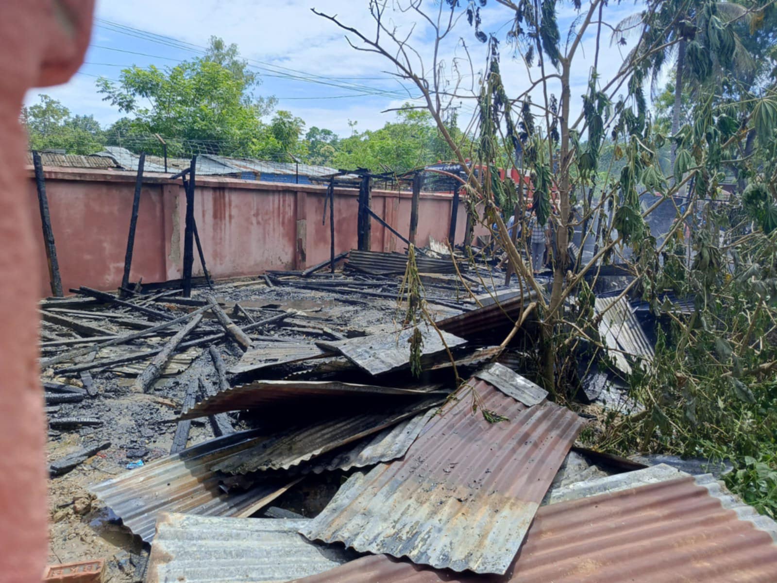 রাঙ্গামাটির কাপ্তাইয়ে অগ্নিকান্ডে ৭টি দোকান পুড়ে গেছে