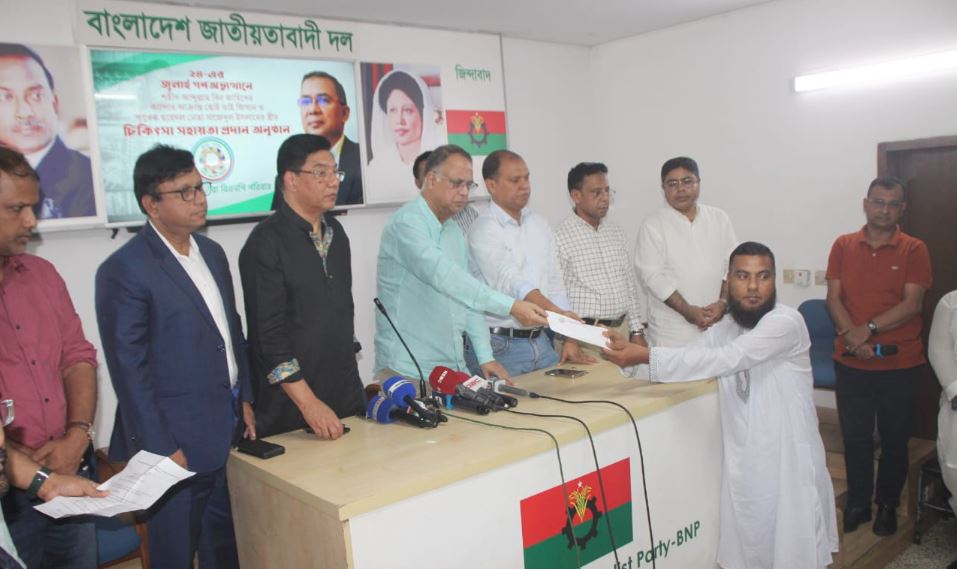 ক্যান্সার আক্রান্ত শহীদ পরিবারের সন্তান ও নির্যাতিত ছাত্রদল নেতার পাশে তারেক রহমান