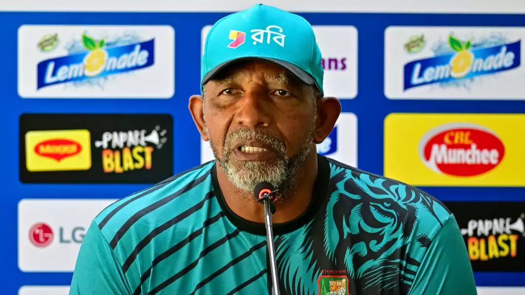 দ্বিতীয় ওয়ানডেতে দলের সাথে থাকছেন না সিমন্স