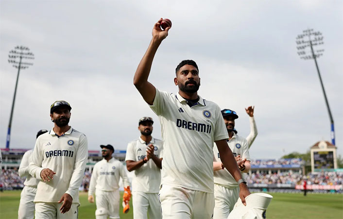 স্মিথ-ব্রুকের সেঞ্চুরি সত্ত্বেও সিরাজের বোলিংয়ে এগিয়ে ভারত