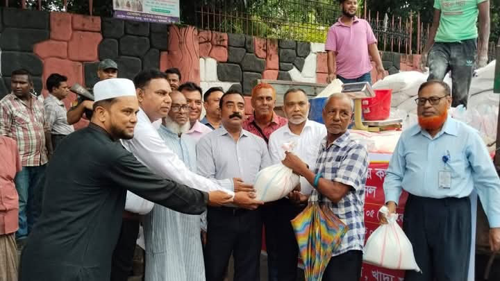 সিলেটে খোলাবাজারে ওএমএস কার্যক্রম শুরু