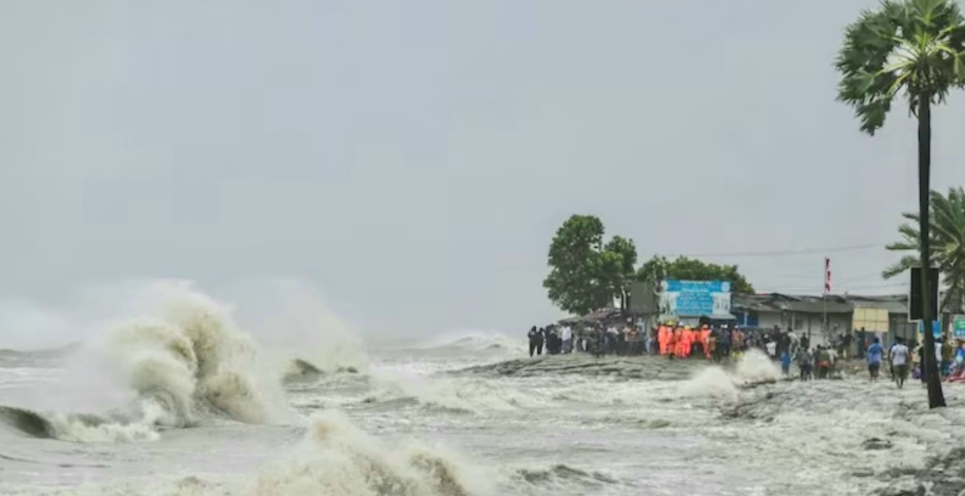 ভোলা-লক্ষ্মীপুরসহ ৮ রুটে লঞ্চ চলাচল বন্ধ
