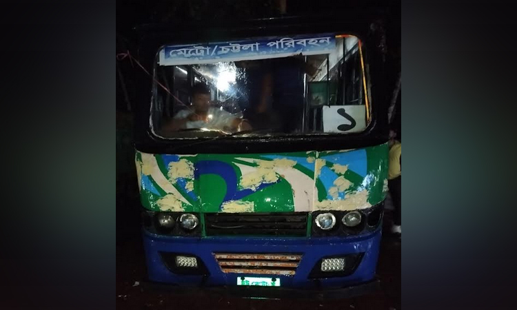 বোয়ালখালী থেকে চুরি হওয়া বাস সীতাকুণ্ডে উদ্ধার 