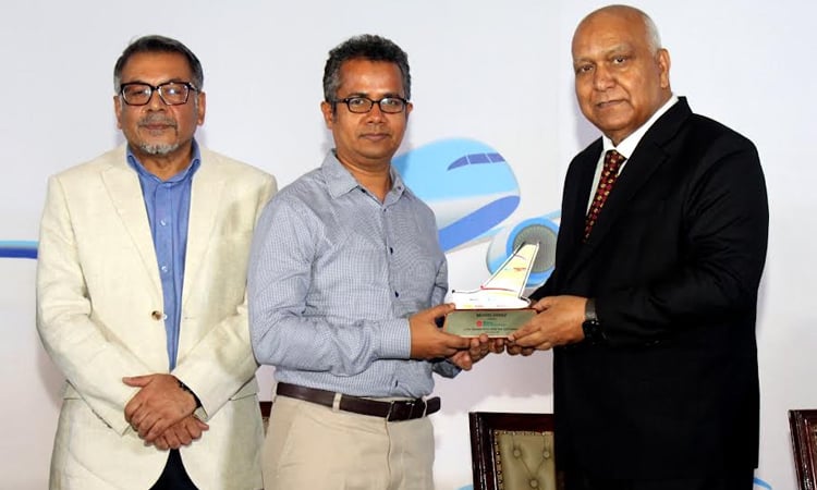 বিভিন্ন ক্যাটাগরিতে সেরা বিমান সংস্থা হিসেবে ৫ পুরস্কার পেল বিমান