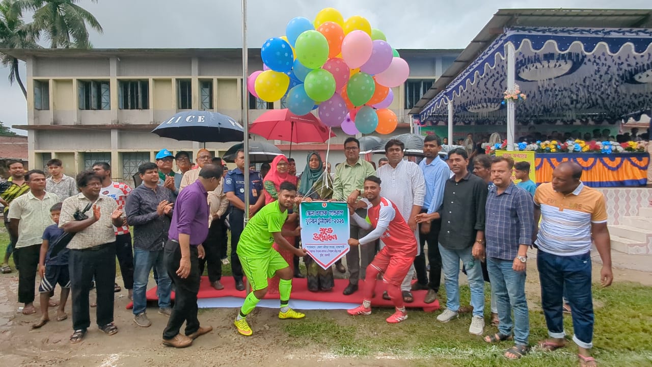 রাজশাহীতে ডিসি গোল্ডকাপ ফুটবল টুর্নামেন্ট শুরু