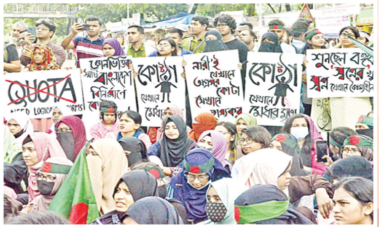 ১০ জুলাই: বাংলা ব্লকেডে স্থবির দেশ, দাবি আদায় না হওয়া পর্যন্ত আন্দোলন চালিয়ে যাওয়ার ঘোষণা