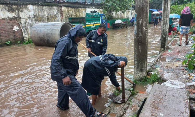 জলাবদ্ধতা নিরসনে ইমারজেন্সি রেসপন্স টিম গঠন ও নিয়ন্ত্রণ কক্ষ চালু করেছে ডিএসসিসি