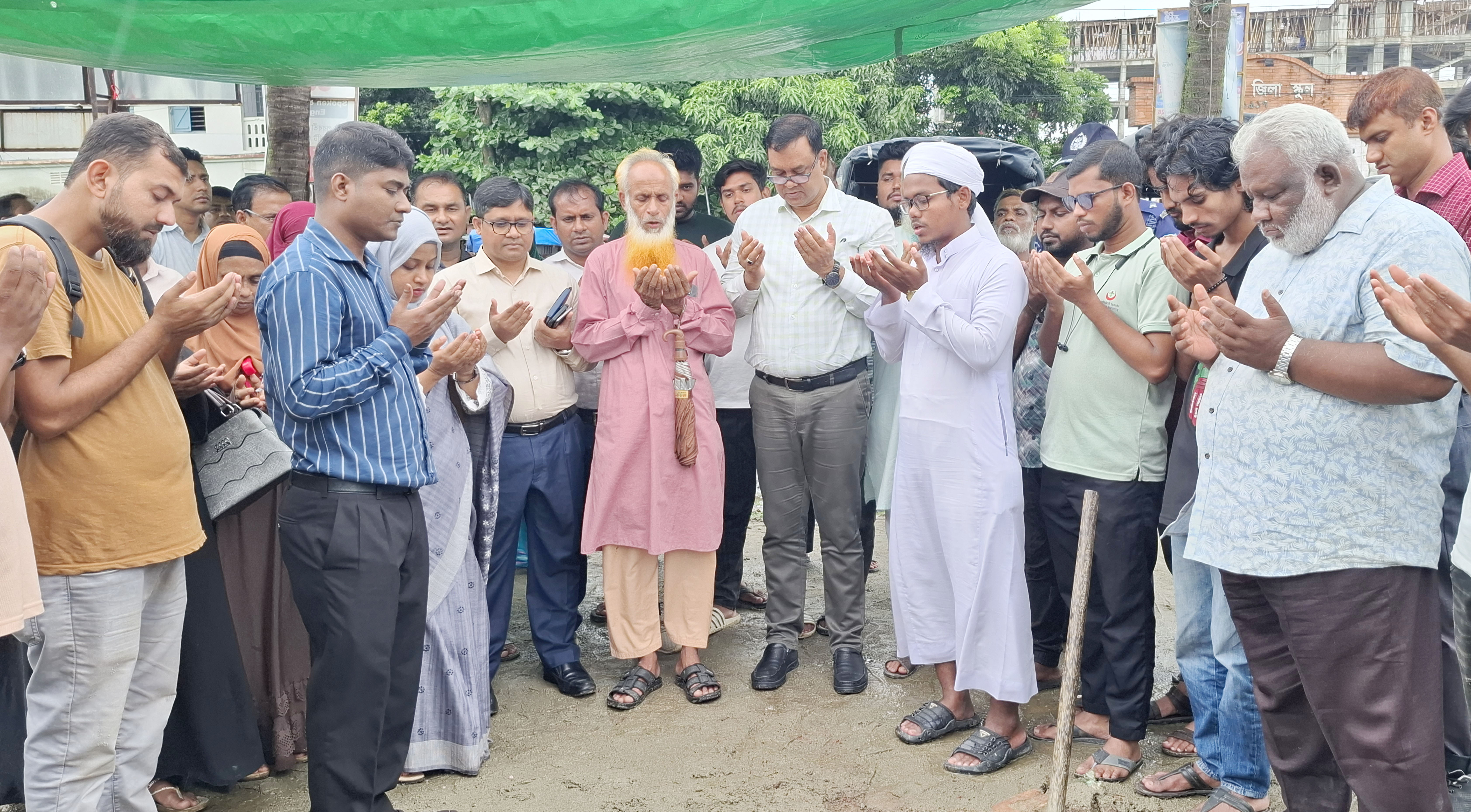 নওগাঁয় ‘জুলাই স্মৃতিস্তম্ভ’ নির্মাণ কাজের উদ্বোধন