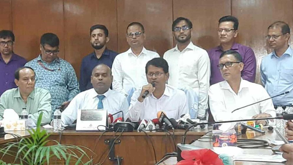 এসএসসি পরীক্ষার ফলাফলে গ্রেস মার্কস দেওয়া হয়নি: চেয়ারম্যান, ঢাকা শিক্ষা বোর্ড 