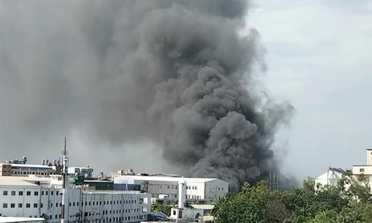 চট্টগ্রাম কেইপিজেডে আগুন ৩ ঘণ্টা চেষ্টায় নিয়ন্ত্রণে