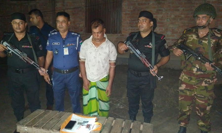 ঝিনাইদহে বিদেশি পিস্তলসহ হত্যা মামলার আসামি গ্রেফতার