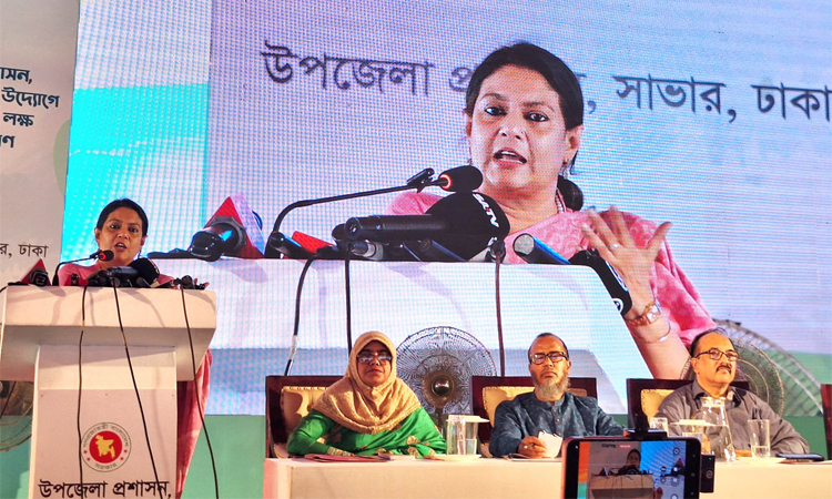 চলমান উন্নয়নের ধারা টেকসই করতে প্রচুর গাছ লাগাতে হবে : পরিবেশ উপদেষ্টা