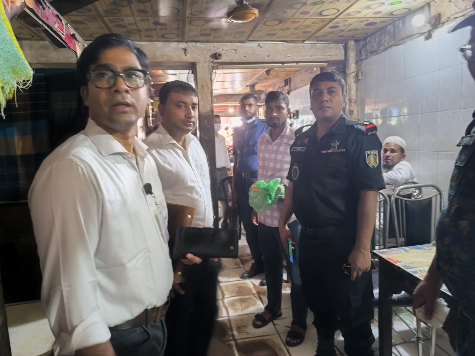 নিরাপদ খাদ্য আইনে কিশোরগঞ্জে পাঁচ প্রতিষ্ঠানকে ৫ লাখ টাকা জরিমানা 