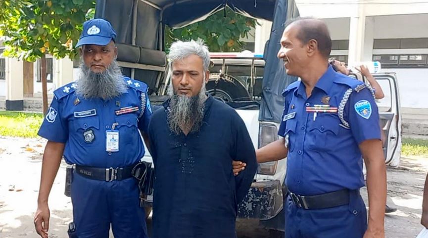 চাঁদপুরে খতিব হত্যাচেষ্টায় অভিযুক্ত আসামিকে জেলে প্রেরণ