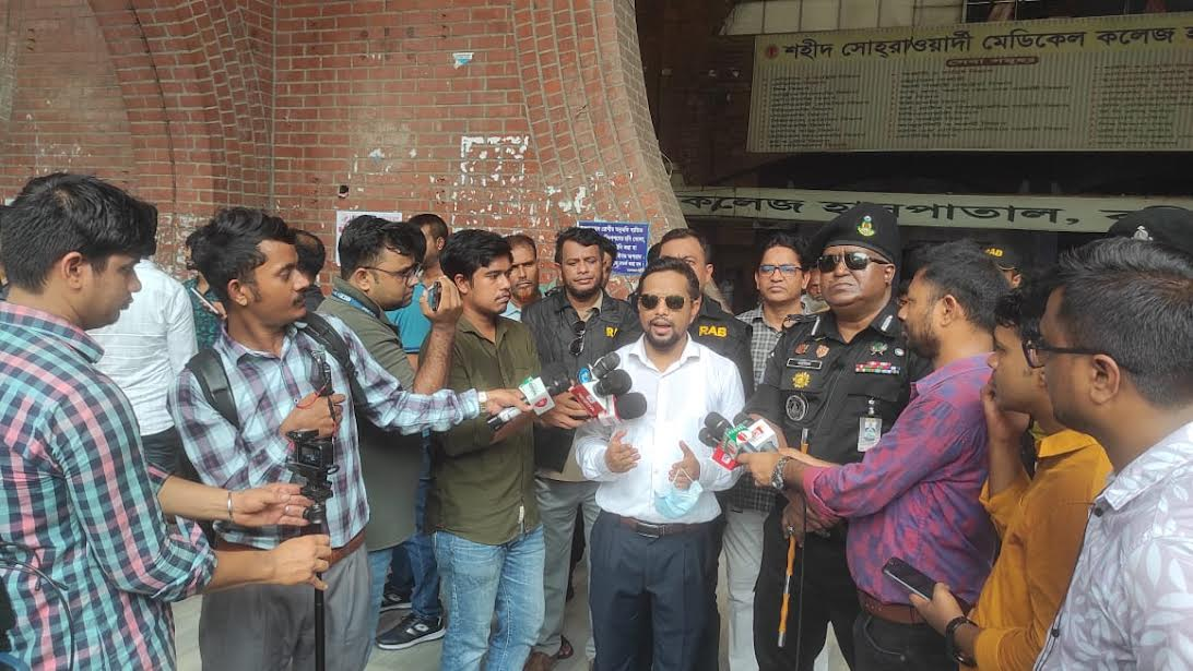 হাসপাতালের দালাল চক্রের ৫ জনকে কারাদণ্ড ও ২ জনকে অর্থদণ্ড করেছে র‌্যাব-২  
