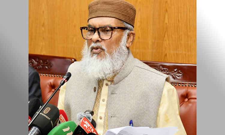 প্রধান উপদেষ্টার আন্তরিকতায় এবার কোন হজযাত্রীকে কাঁদতে হয়নি : ধর্ম উপদেষ্টা
